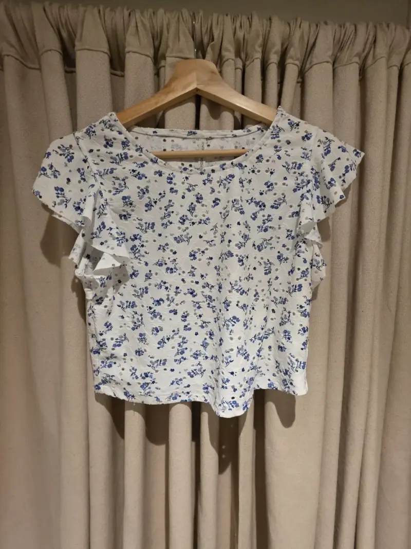 Blusa floral blanca con volantes Index - 1