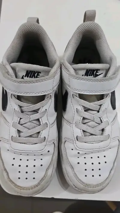 Zapatillas 31 deportivas blancas Nike para niños - miniatura 2