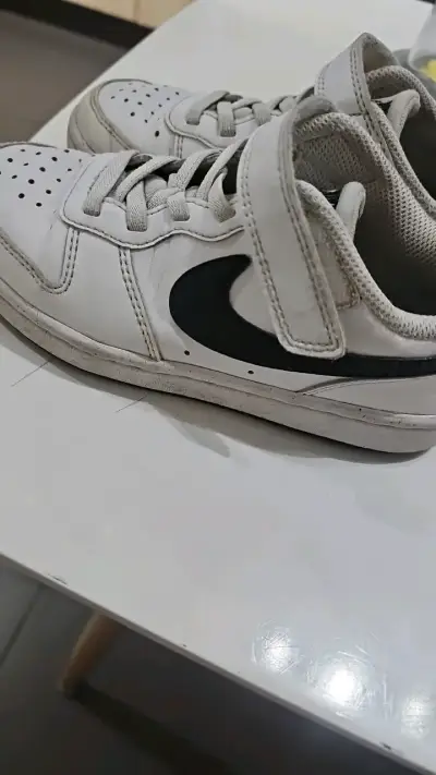 Zapatillas 31 deportivas blancas Nike para niños - miniatura 3