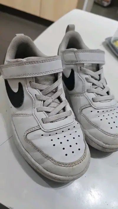 Zapatillas 31 deportivas blancas Nike para niños - miniatura 4