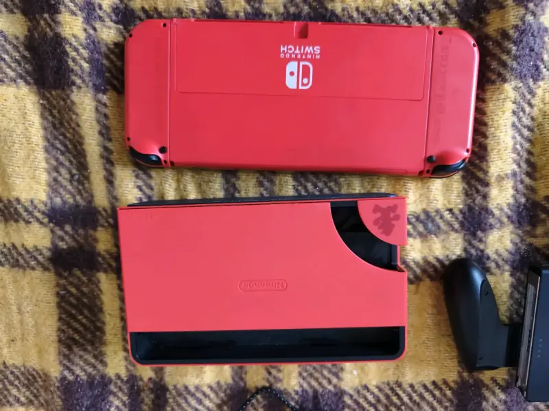 Nintendo Switch oled edición Mario rojo - 4