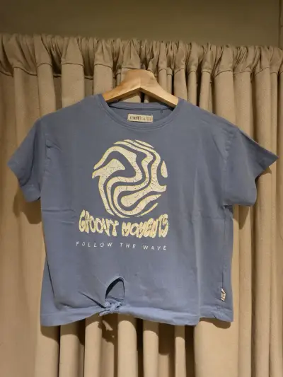 Polera azul con diseño gráfico Melt 14 - miniatura 1
