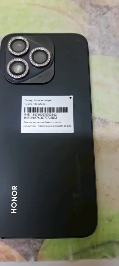 Smartphone Honor con triple cámara trasera - miniatura 2