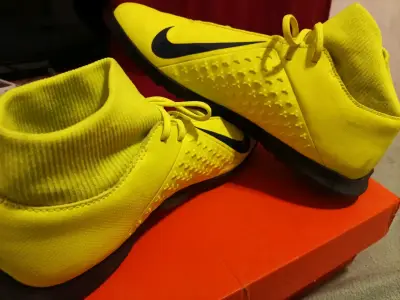Zapatillas  Fútbol Nike Phantom VSN Club Amaril - miniatura 1