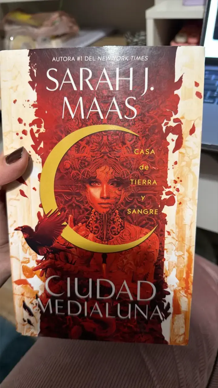 Libro 'Casa de Tierra y Sangre' de Sarah J. Maas - 1