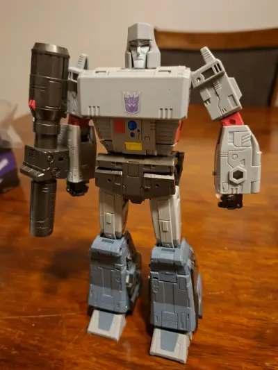 Figura de acción Megatron Transformers con accesorios - miniatura 1