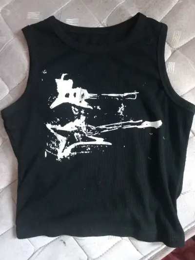 Polera sin mangas y2k - miniatura 1