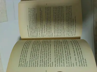 Libro Delirium de Lauren Oliver en buen estado - miniatura 3