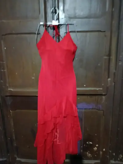Vestido largo rojo con tirantes y volantes - miniatura 1