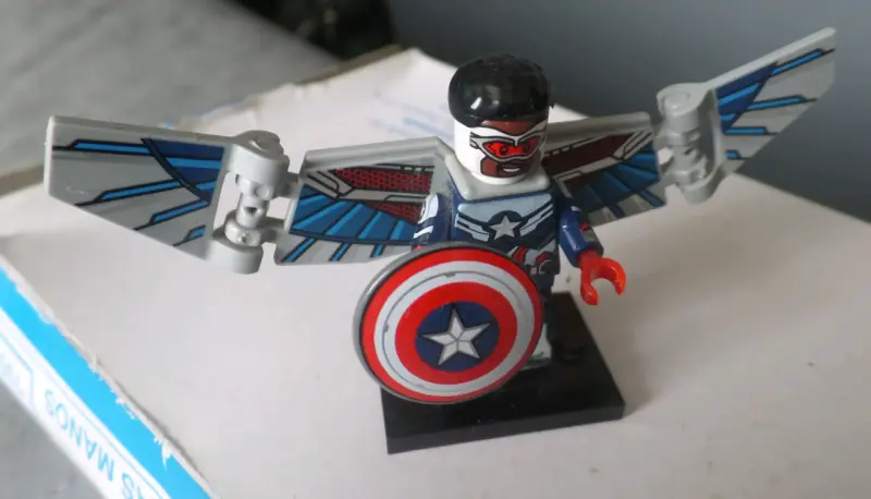 Figuras LEGO MArvel originales - 4