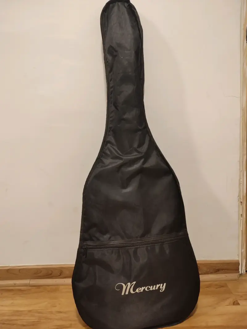 Guitarra clásica roja Mercury con funda - 2