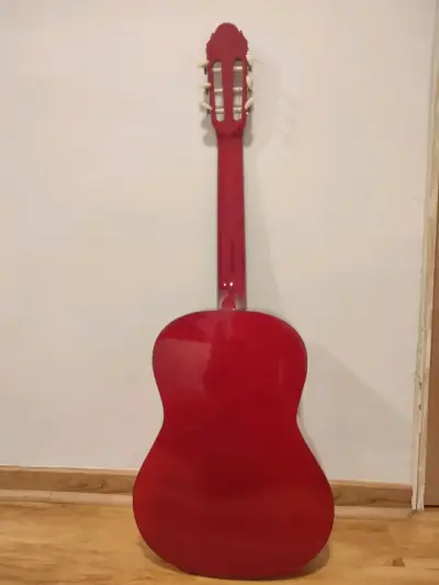 Guitarra clásica roja Mercury con funda - miniatura 4