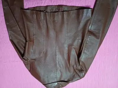 Chaqueta de cuero natural negra - miniatura 4