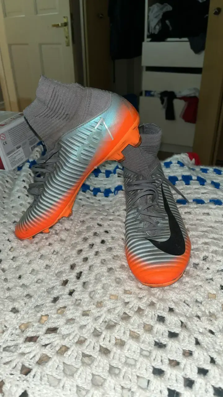 Zapatillas de futbol Nike Edicion limitada Cr7 - 2