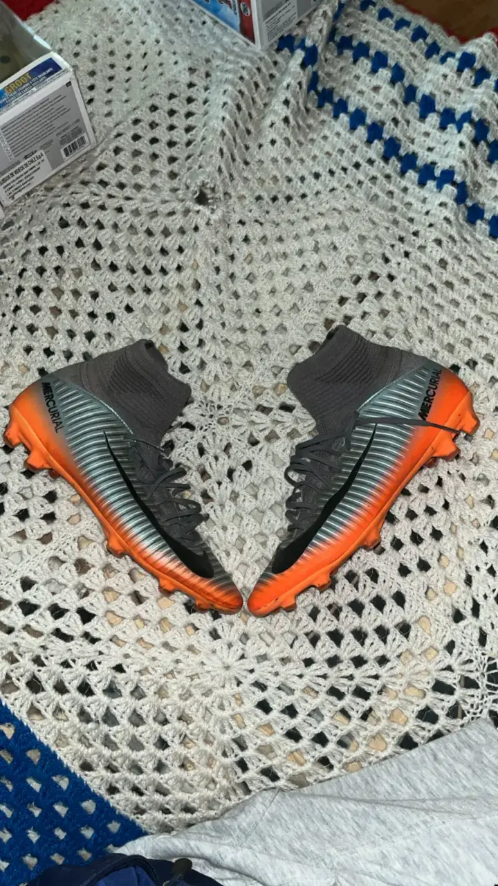 Zapatillas de futbol Nike Edicion limitada Cr7 - 5