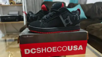 Zapatillas DC Shoes Court Graffik SQ negras y rojas - miniatura 1