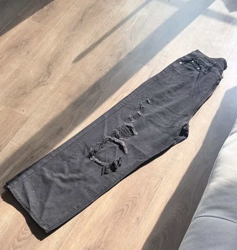 Jeans de mezclilla desgastados para mujer - 6