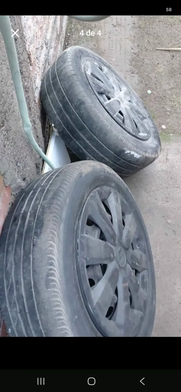 Juego de 4 llantas de auto usadas - 4