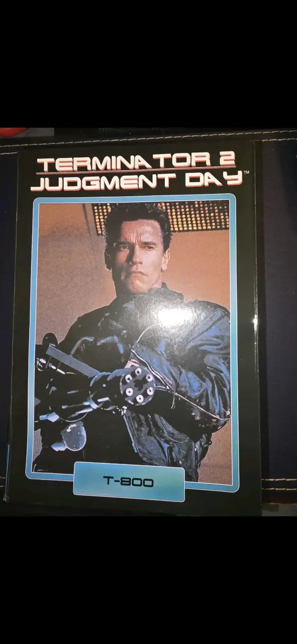 Figura NECA articulada The Terminator T-800 - 3