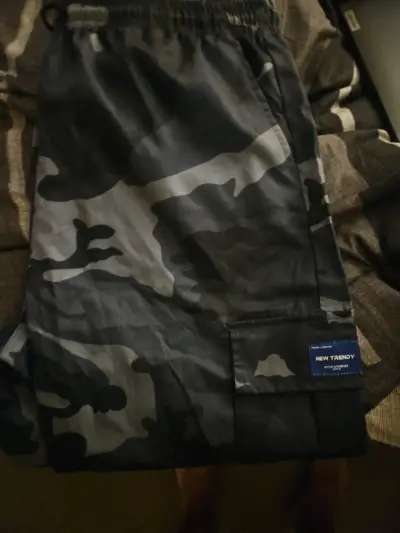 Pantalones cortos camuflados New Trendy - miniatura 1