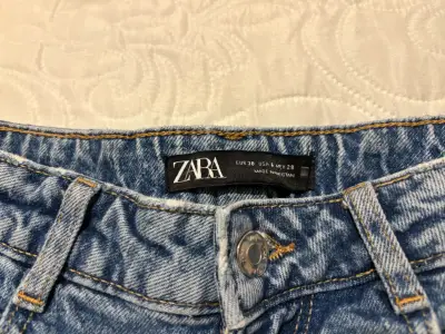 Jeans Zara talla 38 recto - miniatura 3