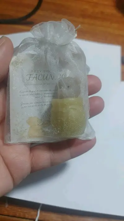 Velas decorativas de osito en bolsa de organza - miniatura 1