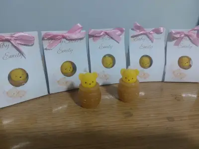 Velas decorativas de osito en bolsa de organza - miniatura 2