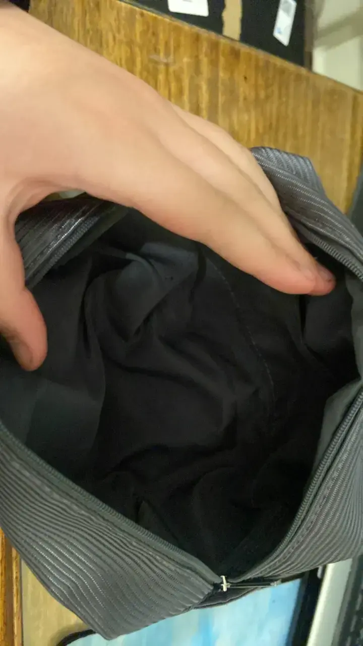 Neceser de viaje gris con cierre - 2