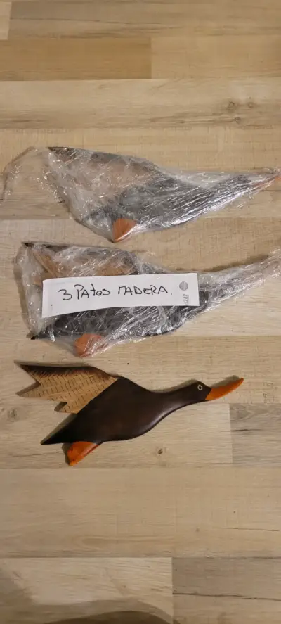 Figura Decorativa de Pato en Madera tres unidades - miniatura 4