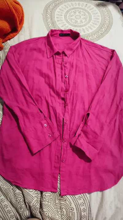 Camisa fucsia de mujer - miniatura 2