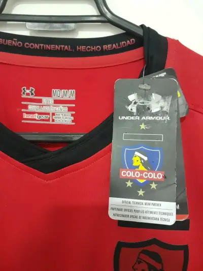 Camiseta Roja Colo-Colo Under Armour Oficial - miniatura 2