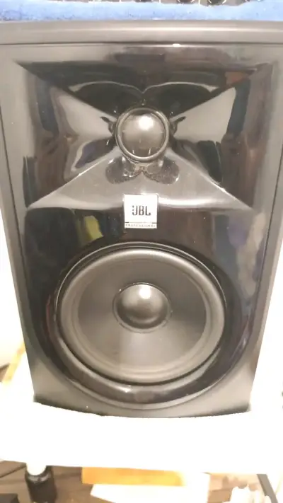 Parlante JBL 305p  de Alta Calidad - miniatura 1