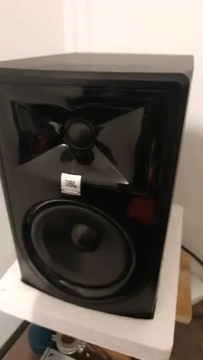 Parlante JBL 305p  de Alta Calidad - miniatura 4