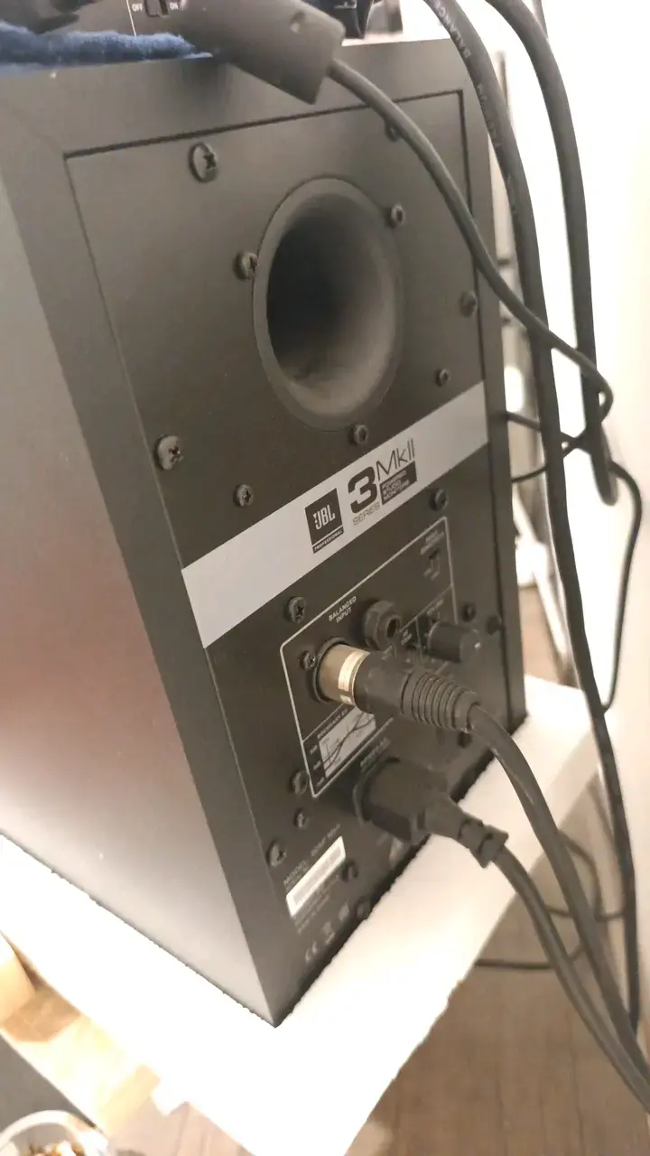 Parlante JBL 305p  de Alta Calidad - 5