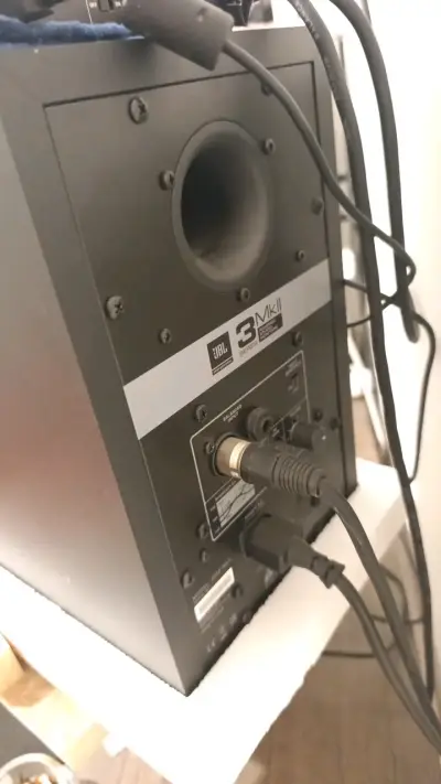Parlante JBL 305p  de Alta Calidad - miniatura 5