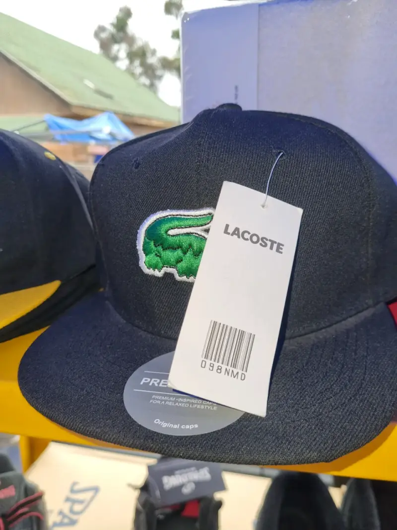 Gorra Snapback Negra Nike Logo Rojo - 3