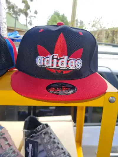 Gorra Snapback Negra Nike Logo Rojo - miniatura 5