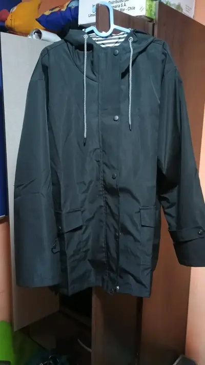 Chaqueta impermeable negra con capucha 4/3xl - miniatura 1