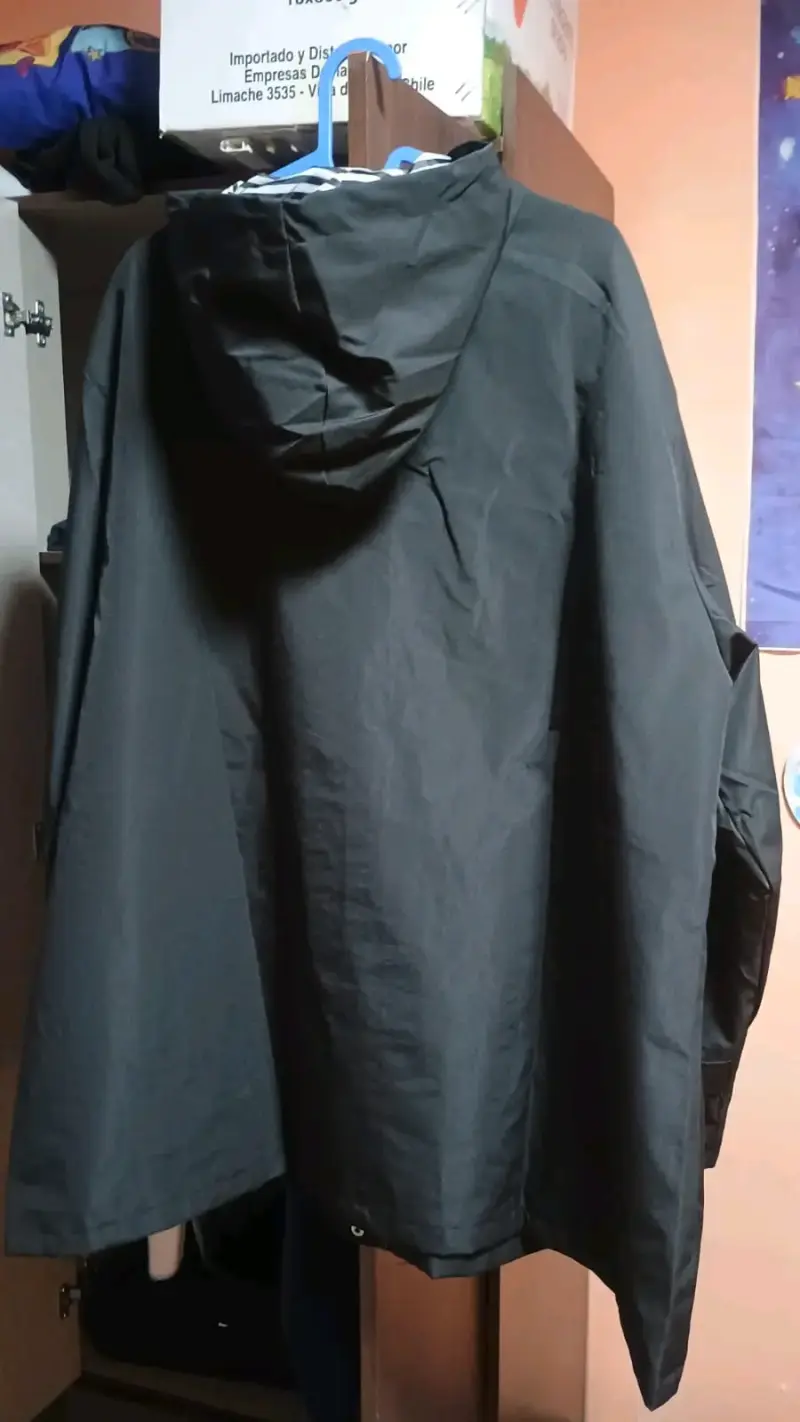 Chaqueta impermeable negra con capucha 4/3xl - 2