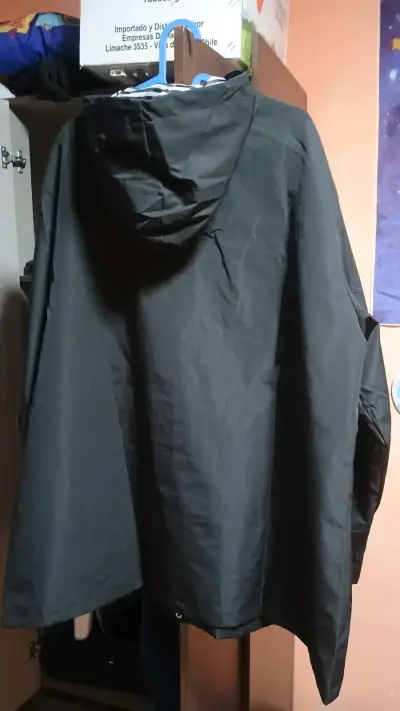Chaqueta impermeable negra con capucha 4/3xl - miniatura 2