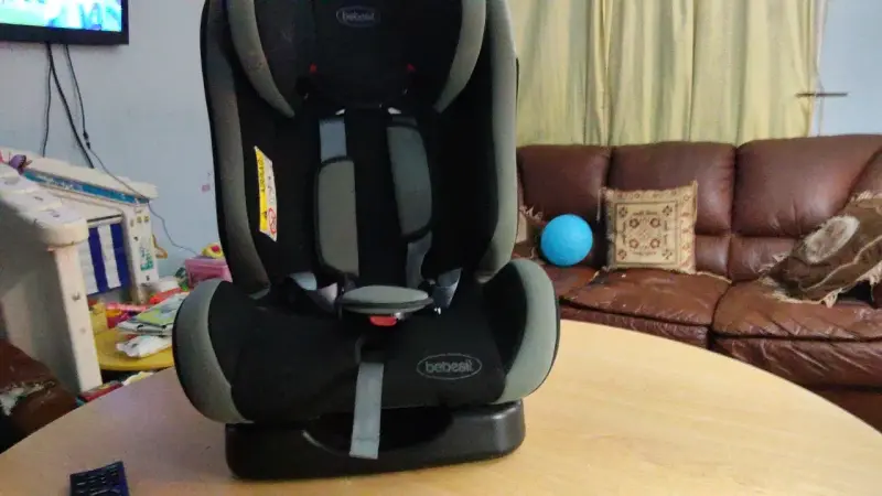 Silla de Auto Bebesit Negra para Niños - 1