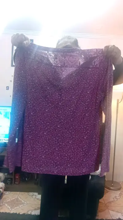Blusa morada de encaje para mujer - miniatura 2