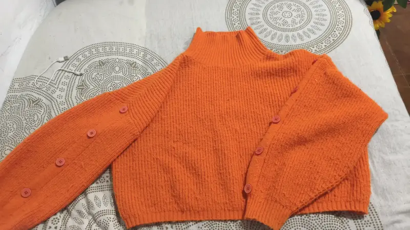 Suéter naranja de punto con botones - 2
