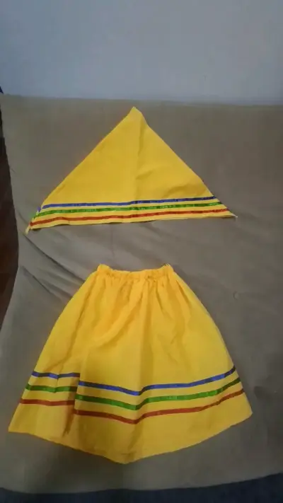 Traje chilota talla 8 - miniatura 2