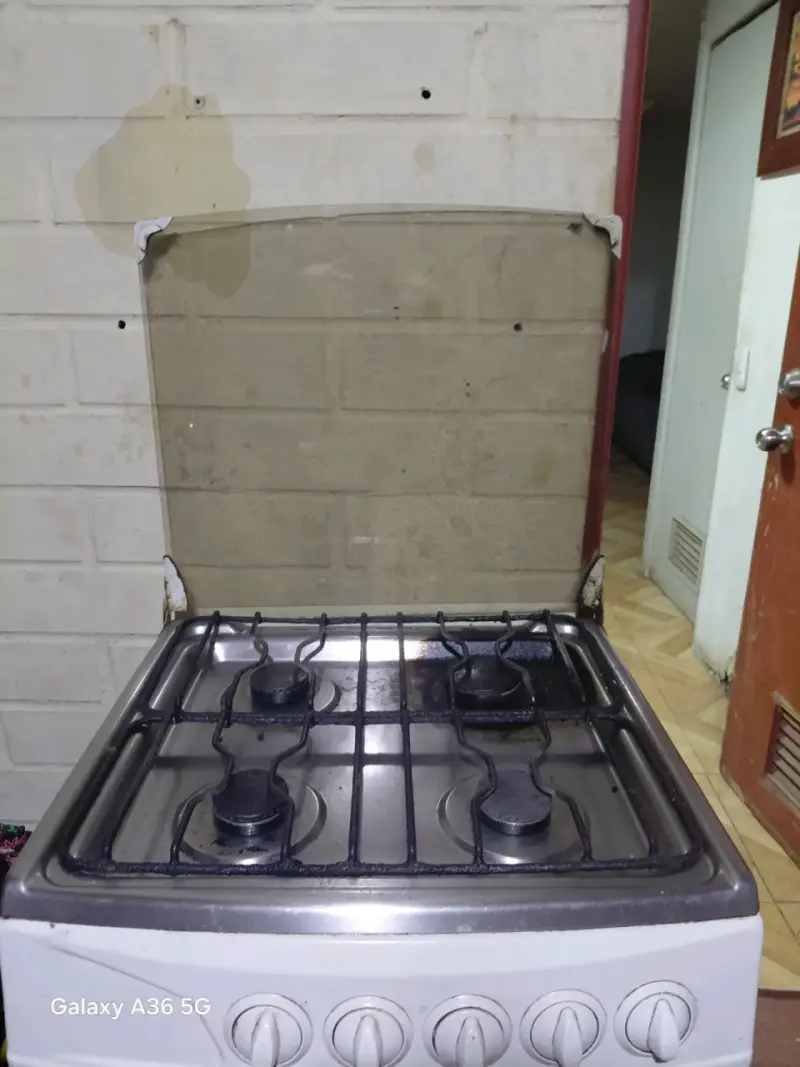 Cocina a gas de 4 quemadores con horno - 3