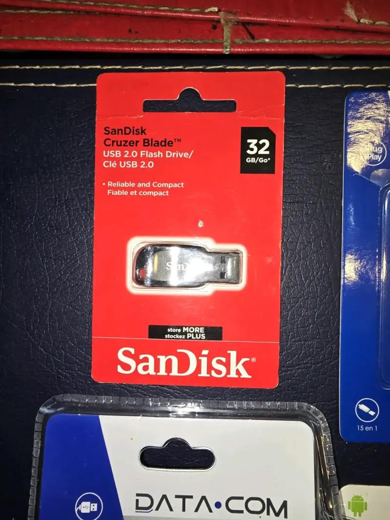 Set 1 Memory Kingston 64GB + 1 Pendrive Sandisk 32 - 5