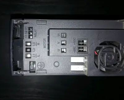 Variador de Frecuencia Danfoss VLT Micro Drive - miniatura 2