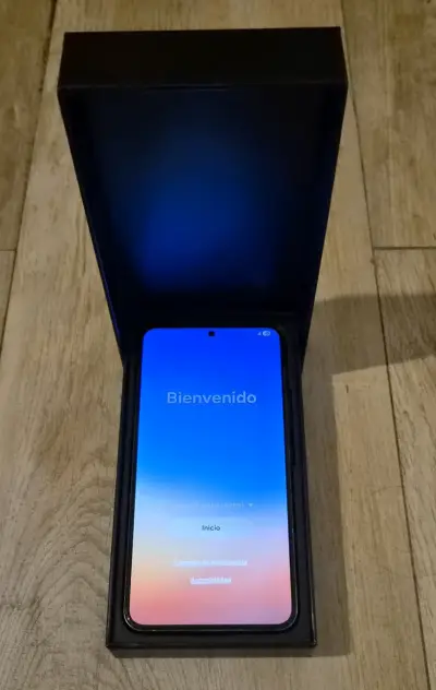 Samsung Galaxy S22 función y pantalla impecable - miniatura 2