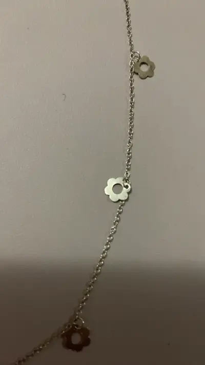 Collar de plata con dijes de flores - miniatura 2