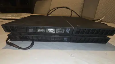 Consola PlayStation 4 en buen estado - miniatura 2